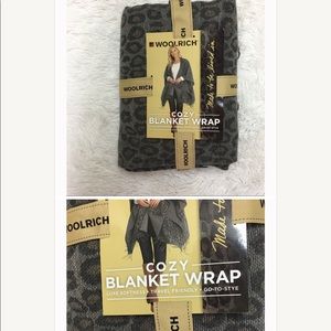 Woolrich one size leopard cheetah print cover-up sweater Cozy blanket wrap